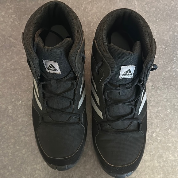 Boys Adidas Terrex Hiking Boots - Picture 2 of 8